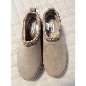 Women's NWT Olivia‎ &Kate Size Suede Platform Shoes 8.5